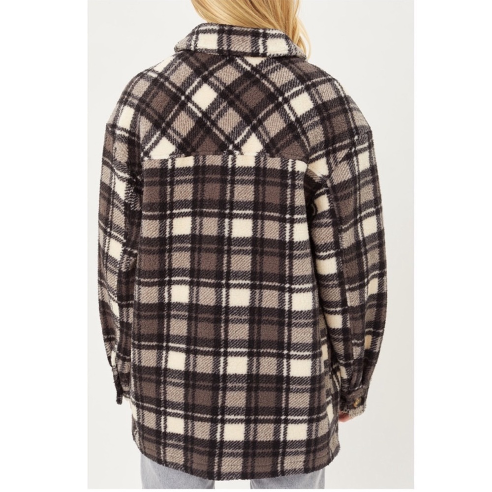 WOMENS PLAID BUTTON DOWN SHACKET - Picture 4 of 6
